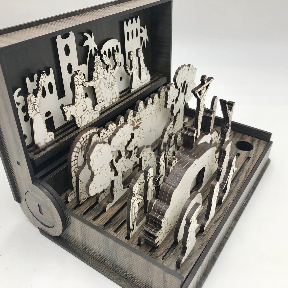 ✝️ 2026 Family Easter Holy Week Gift – A Unique Religious Heirloom